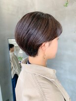 テトヘアー(teto hair) ハンサムショート、センターパート、前髪、耳掛け