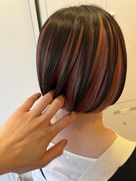 ナンバー ユアイロ 川崎(N° uairo) インナーカラーケアブリーチショートボブ/川崎駅西口徒歩4分