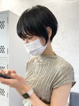 エリマ 茅ヶ崎(elima) 丸みショートヘアピンクベージュカラーミルクティーベージュ