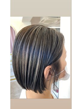 アプリバイリアン 浦和2号店(appri by Rien) グレージュ/ハイライト/切りっぱなしボブ