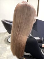 イリ 梅田(ili) ハイライトカラーミルクティーベージュレイヤーカット