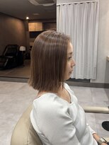 テト(teto) 30代40代50代ハイライト切りっぱなしボブ前髪無し