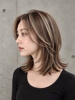 アル あびこ(aru.) 立体感ハイライト×大人くびれミディアムレイヤー
