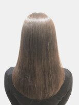 ケリーズグリーン(Kelly's Green)&nbsp;ツヤツヤストレートヘア