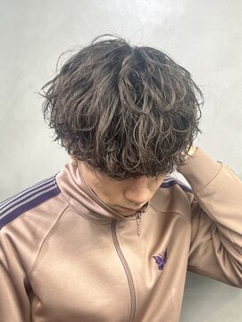 フィフス トウキョウ (fifth TOKYO) センターパートツイストスパイラルパーマメンズマッシュパーマ