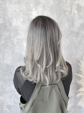 ヘアアンドメイク ムーア(Muuua) バレイヤージュ×ホワイトグレージュ