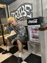 トライブ(TRIBE)&nbsp;金髪スパイキーショート（ブリーチ）
