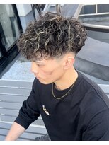 リベル(LIBER) スペインカール/ハイライトメッシュ/八王子駅/メンズパーマ/岩名