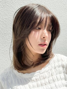 ノラ ウメダ(NORA UMEDA) 顔周りカットレイヤーカットレイヤーウルフシャギーカット