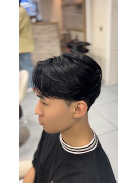 アッシュ 桜木町店(Ash) ニュアンスパーマセンターパート曲がる縮毛矯正メンズカット横浜