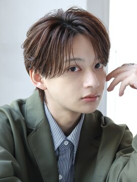 オーシャントーキョー サニー 原宿(OCEAN TOKYO Sunny) フェザーパーマセンターパートニュアンスパーマ韓国マッシュ黒髪