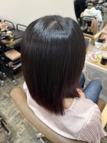 ユッカ 梅田(YUCCA)&nbsp;【 YUCCA 】大人可愛い20代30代40代 ミディアム/切りっぱなし