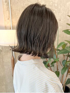 ノード(NODE) 栄くびれ巻き透明感ショートヘアスタイル