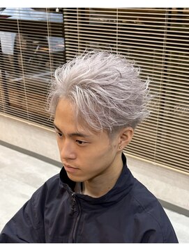 王道フェザーショート×ホワイトカラー