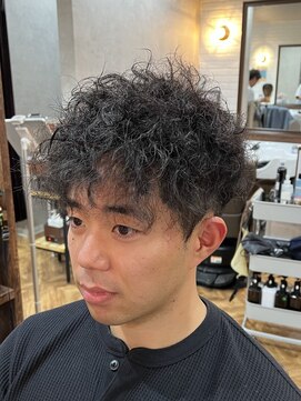 アンカー(ANCHOR) MEN’S HAIR/サーフカール/刈り上げセンターパート/印西市