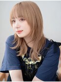 ペールベージュ×エアリーミディレイヤー