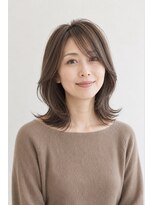 ベルス(bellus)&nbsp;流し前髪×大人くびれミディアム20代　30代　40代