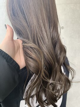 リバレッジ 白金(Leverage) 上品な大人ハイライト30代40代50代【白金台/白金/目黒】担当山岡