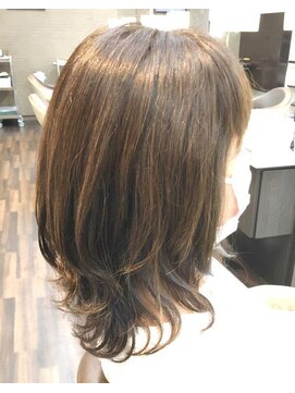 エノモト(ENOMOTO) 小顔大人可愛い外ハネくすみベージュレイヤーパーマ30代40代50代