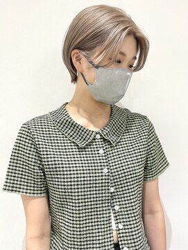 ワッカ(wacca) センターパート ハイトーンショート