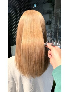 ビハインドザカーテン(BEHIND THE CURTAIN) ケアブリーチ×ダブルカラー×ミルクティーベージュ