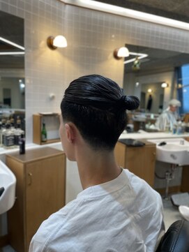 ゼロスバーバー(0's BARBER SHOP) マンバン×テーパーフェード◎個性的スキンフェード×パーマ