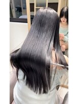 アム 表参道(am)&nbsp;小顔薄めバンググレージュレイヤーロング前髪パーマ黒髪