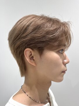 ノラ シンディ(NORA CYNDY) ケアブリーチブロンド毛流れセンターパートフェザーショート韓国