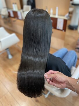 クララ サカエ(CLALA Sakae LA.DONNA group) 髪質改善と透明感カラー