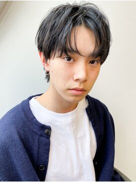 リベルテ グリット(Liberte Grit) ナチュラル黒髪束感センターパート学生10代20代ツヤ髪