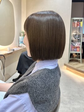 ヒビヲ(HIBIO) 切りっぱなしボブタッセルボブダブルカラーオリーブベージュ