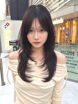 サンド クリア 横浜本店(sand clear) 艶感黒髪 ゆるめカール x セミロング(20代向け) カット