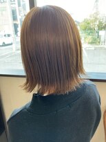ウーラバイウェルズ 大和八木(U-ra by wells)&nbsp;柔らかベージュのストレートボブ