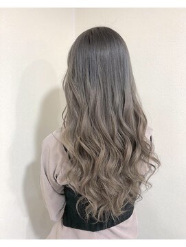 ヴィダ クリエイティブ ヘアーサロン(Vida creative hair salon) 最旬カラー！！！グレー×グレージュ