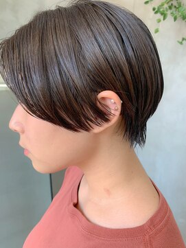 テトヘアー(teto hair) ハンサムショート、前下がりショート、グレージュ、スリーク
