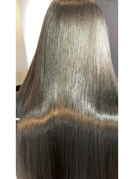 イーラ(era) 《era》アッシュブラック　髪質改善トリートメント　 みわ