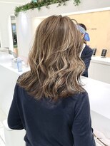 ステアケース 武蔵小杉店(stair:case) 大人外国人風ハイライトカラー脱白髪染め武蔵小杉20代30代40代