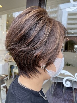 ホリスティックビューティーファミリア ミセスショート