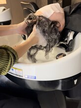 お好みのアロマオイルをお選びいただきリフレッシュ&頭皮環境を整え地肌と髪を健やかに美しく！