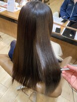 リフ(RIFF)&nbsp;縮毛矯正（ストレートパーマ）でツヤサラ髪へ
