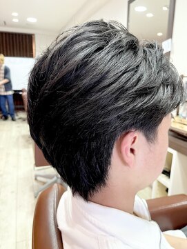 レガ(le ga) 襟足は刈らないグラデーション