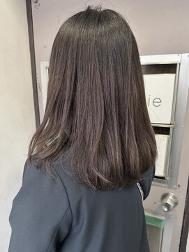 キャンバス バイ ネオリーブ 横浜西口(Canvas by neo.) セミロングレイヤー セミロングヘア ブリーチなし グレージュ