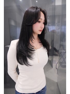 イリ(iLi) 【iLi×MIRAI】ロングレイヤー/ハッシュカット