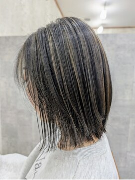 イル(iru) 根元が伸びても目立ちにくい/ベース暗めハイライト/Miku