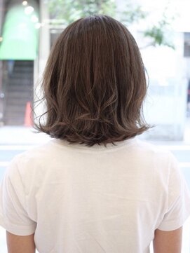 クアトロ グランシュ 川崎店(QUATRO × GranCieux) 外ハネグレージュ