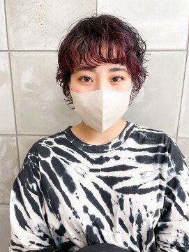 トゥコ(tuco) ウルフヘアパーマインナーカラーピンクカラーパーマウルフ