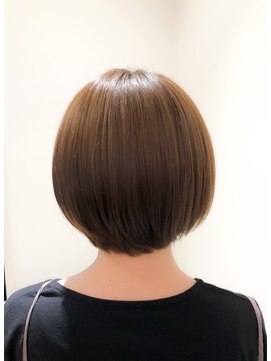パシャ(PASHA) ヘーゼルブラウン♪扱いやすいショートボブ【ダメージレス】