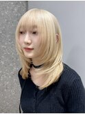 ミディアムレイヤーカット長めボブハイブリーチハイトーンカラー