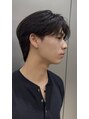 カルム(kalm) 襟足ありの韓国風ナチュラルセンターパート。