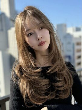 アマトウキョウスマートサロン(AMA TOKYO×Smart Salon) ヘーゼルベージュ　ブリーチなし　レイヤーカット　海外風